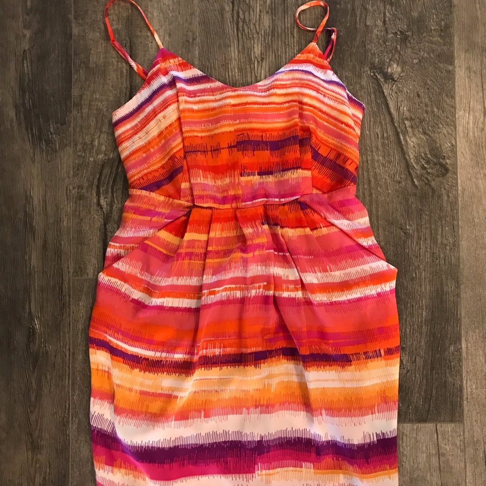 Colorful dress with pockets